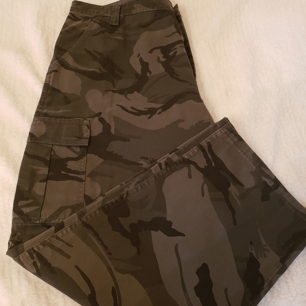 Wrangler Boot cut camo jeans size 40W/30L - Picture 3 of 6